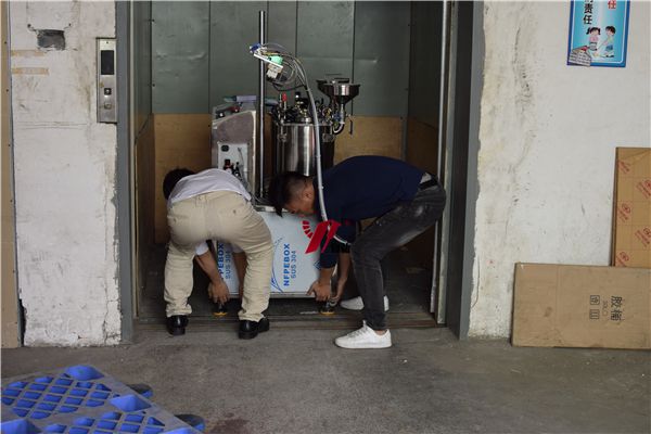 汽车传感器灌胶机,你怎么还认为售后不重要